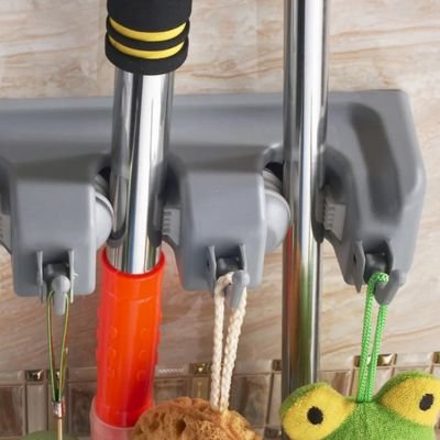 Ce porte balai mural est polyvalent et facilite la vie