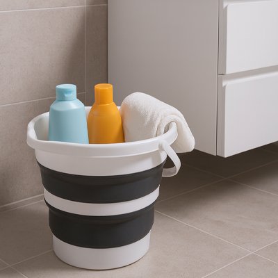 Ce Seau pliable résiste aux produits ménagers courants