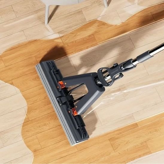 Grâce à cette Serpillere le temps de nettoyage est divisé par deux