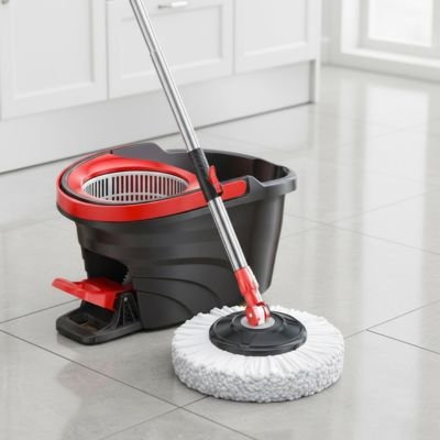 La solution polyvalente du Seau et serpillère s'adapte à tous les espaces