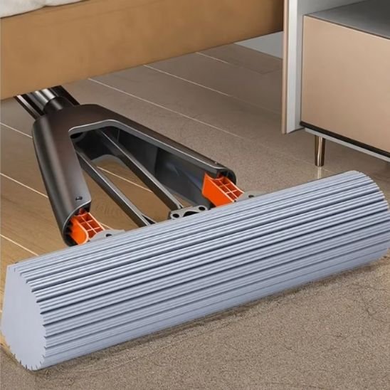 Ma Serpillere accède facilement sous les meubles et dans les recoins