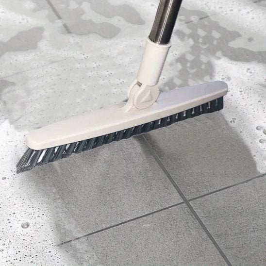 Notre balai brosse nettoie toute la maison en un seul passage