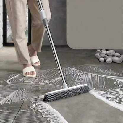 Un balai pratique pour nettoyer le sol