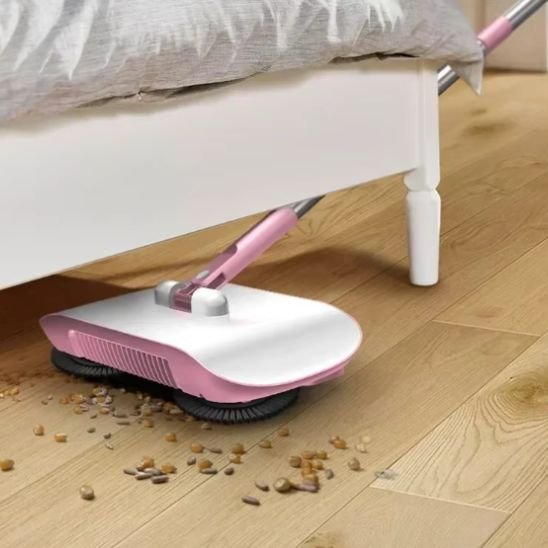Avec ce balai serpillère la poussière ne peut plus se cacher
