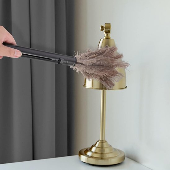 Avec ses poils en fibre mon Plumeau capte efficacement la poussière