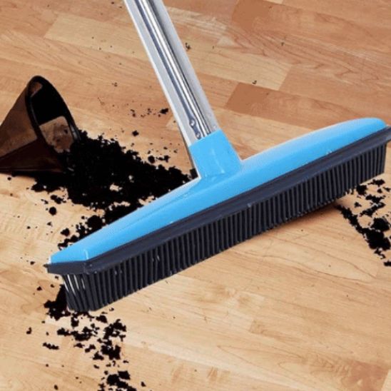 balai capturant les saletés tenaces