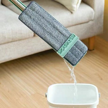 Ce Balai serpillère possède un système d'essorage intégré