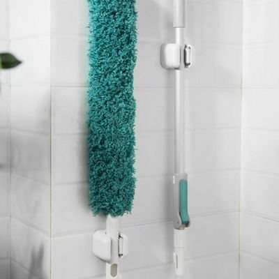 Ce Porte balai mural convient parfaitement aux environnements humides