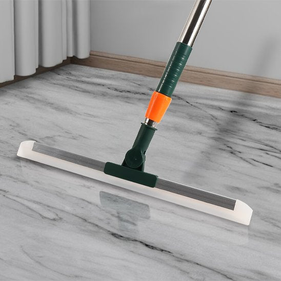 Cette Raclette sol​ couvre une grande surface en un seul passage