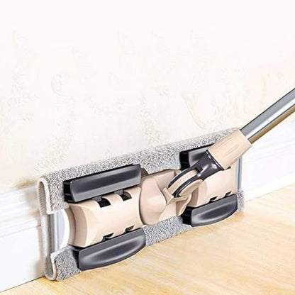 Le balai serpillère permet d'atteindre des zones difficiles d'accès.