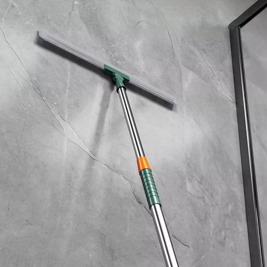  Le manche télescopique de ma Raclette sol​ offre une longueur adaptable