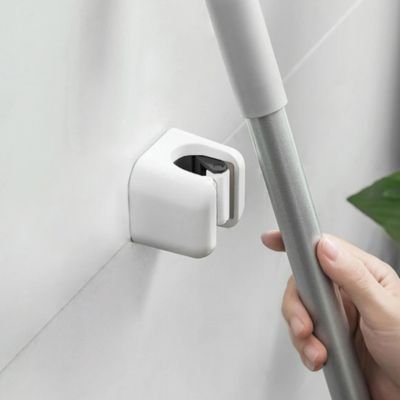 Le Porte balai mural s'installe rapidement sans percer le mur