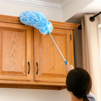 Notre Plumeau peut atteindre les surfaces en hauteur sans escabeau