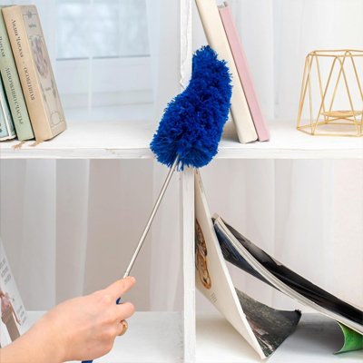 Notre Plumeau télescopique s'adapte à différents angles pour le nettoyage