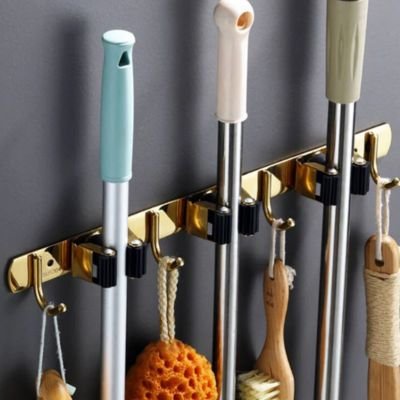 Notre Porte balai mural est construit en acier inoxydable