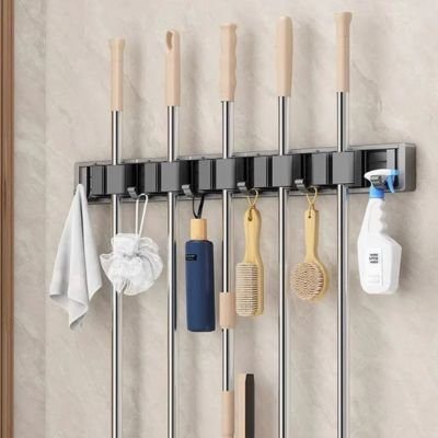 Un porte balai mural pour des années d'utilisation