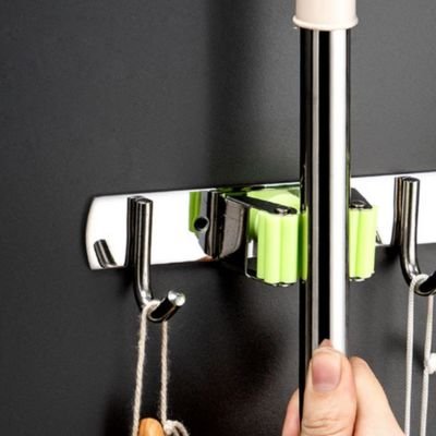 Un Porte balai mural s'installe facilement sans perçage